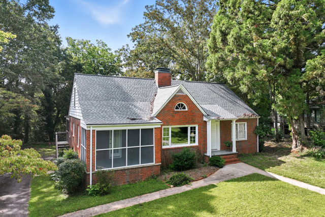 Dahlonega homes for sale walk to the Square